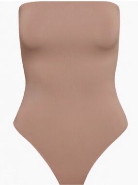 Aritzia Contour Strapless Bodysuit